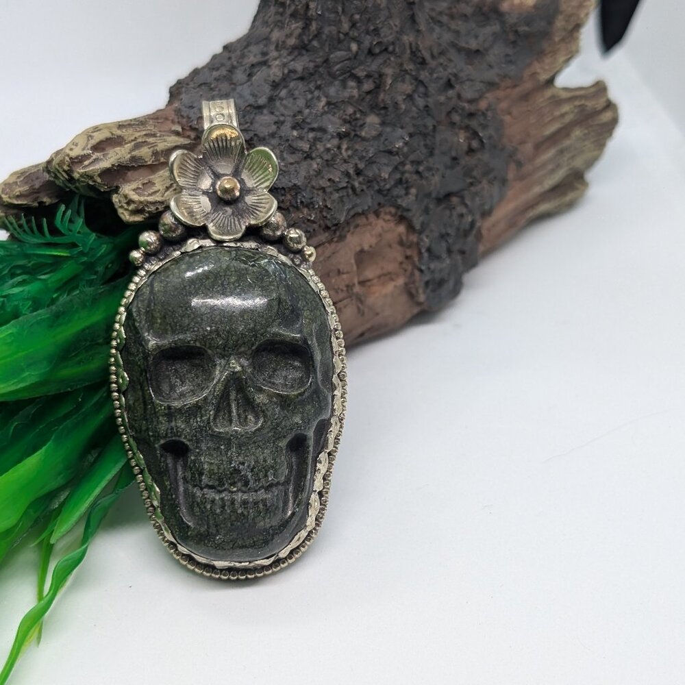 Jasper Carved Tibetan Silver Skull Pendant with Flower